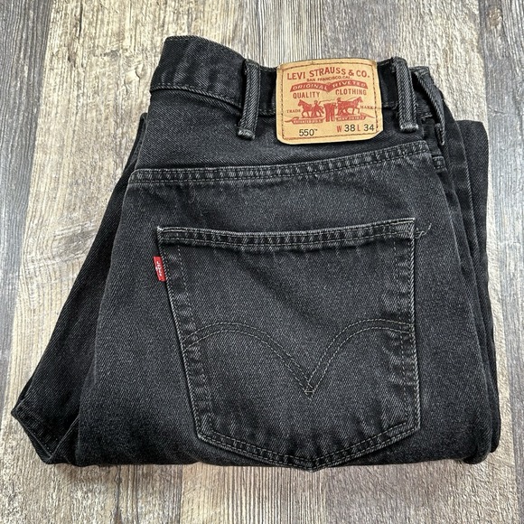 Levi's 550 Men's Jeans Black Relaxed Fit Tapered Leg Size 38x34 Dark Denim Wash - Picture 1 of 14